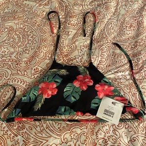 Hibiscus tank bikini.